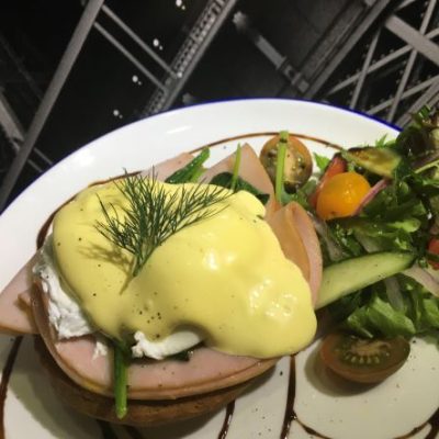 Croissant, Eggs Benedict