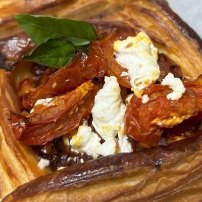 Danish – Tomato, olive & goats cheese